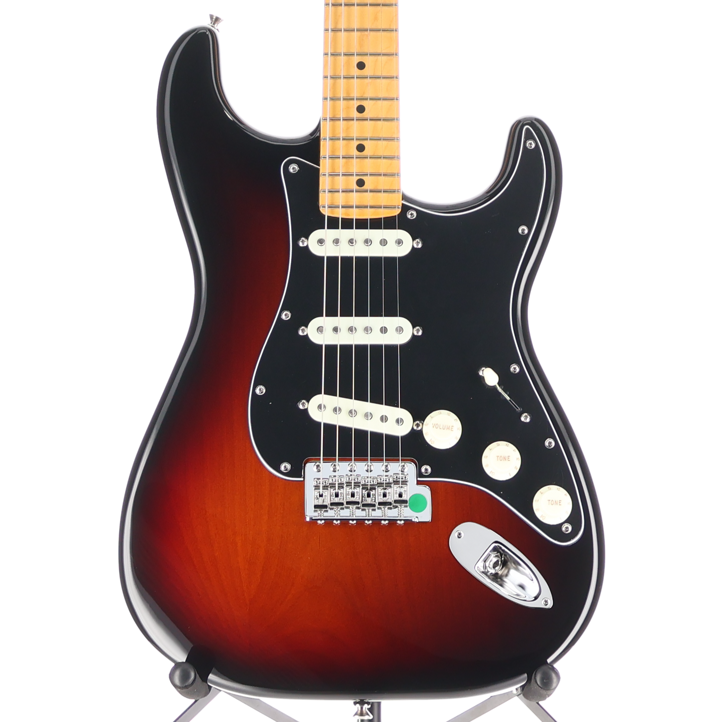 Fender American Professional Classic Stratocaster, Maple Fingerboard, 3-Color Sunburst (S12) (98273)