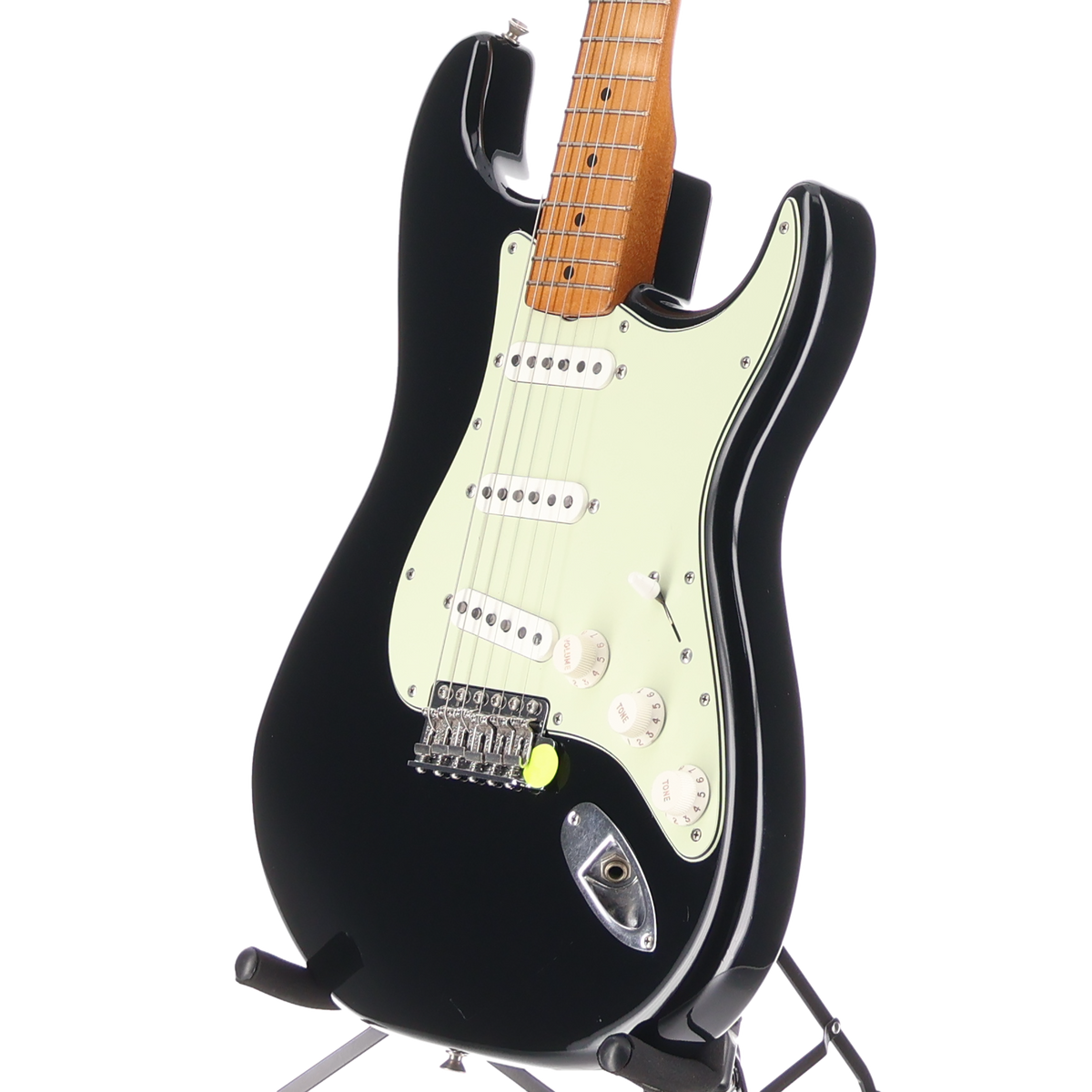 Fender Vintera® II Road Worn® '60s Stratocaster®, Maple Fingerboard, Black (P7) (67103)