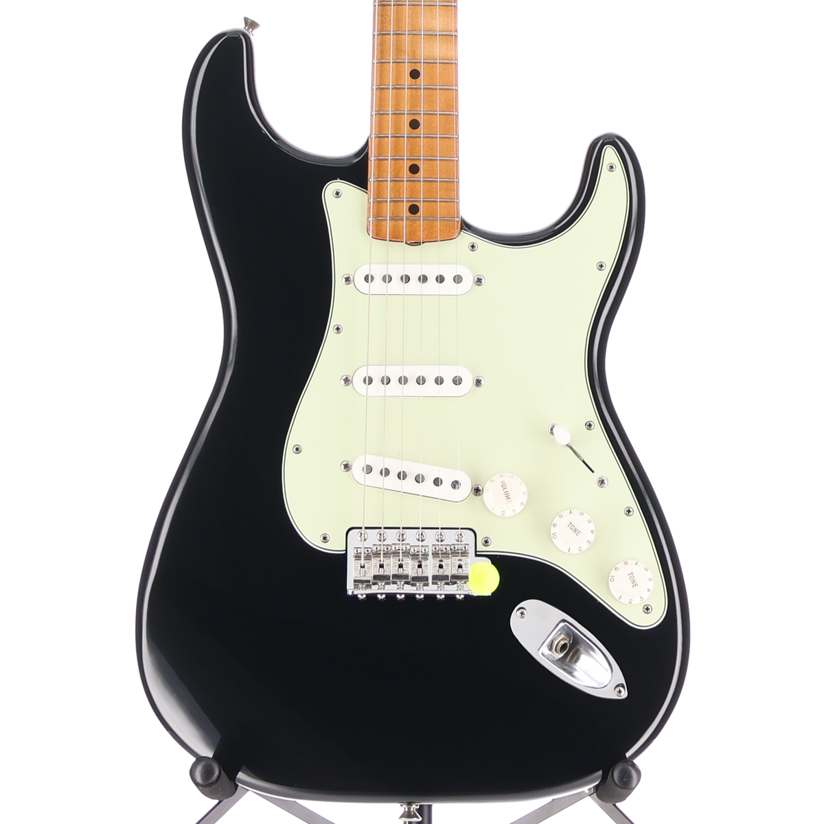 Fender Vintera® II Road Worn® '60s Stratocaster®, Maple Fingerboard, Black (P7) (67103)