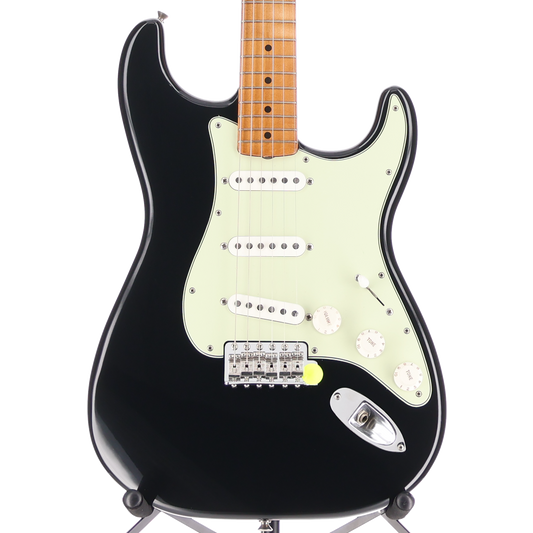 Fender Vintera® II Road Worn® '60s Stratocaster®, Maple Fingerboard, Black (P7) (67103)