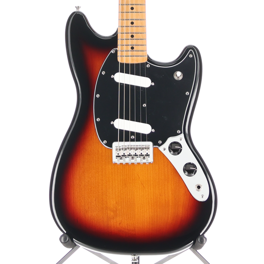Fender Player II Mustang, Maple Fingerboard, 3-Color Sunburst (Q13) (87756)