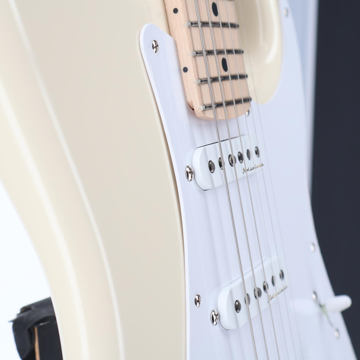 Fender Eric Clapton Stratocaster, Maple Fingerboard, Olympic White (R12) (00853)