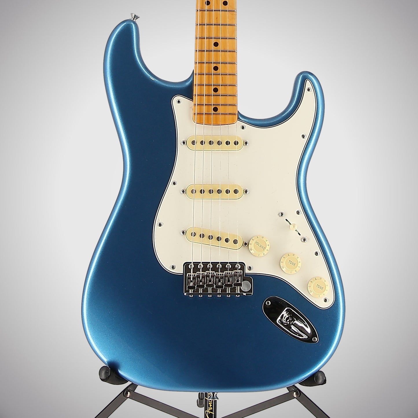 Fender American Vintage II 1973 Stratocaster, Maple Fingerboard, Lake Placid Blue (M12) (14917)